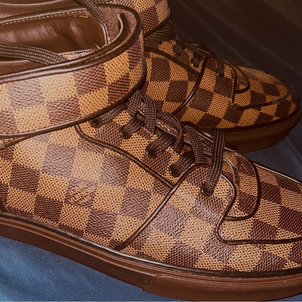 Men’s authentic Louis Vuitton sneakers size 11. - Picture 3 of 3